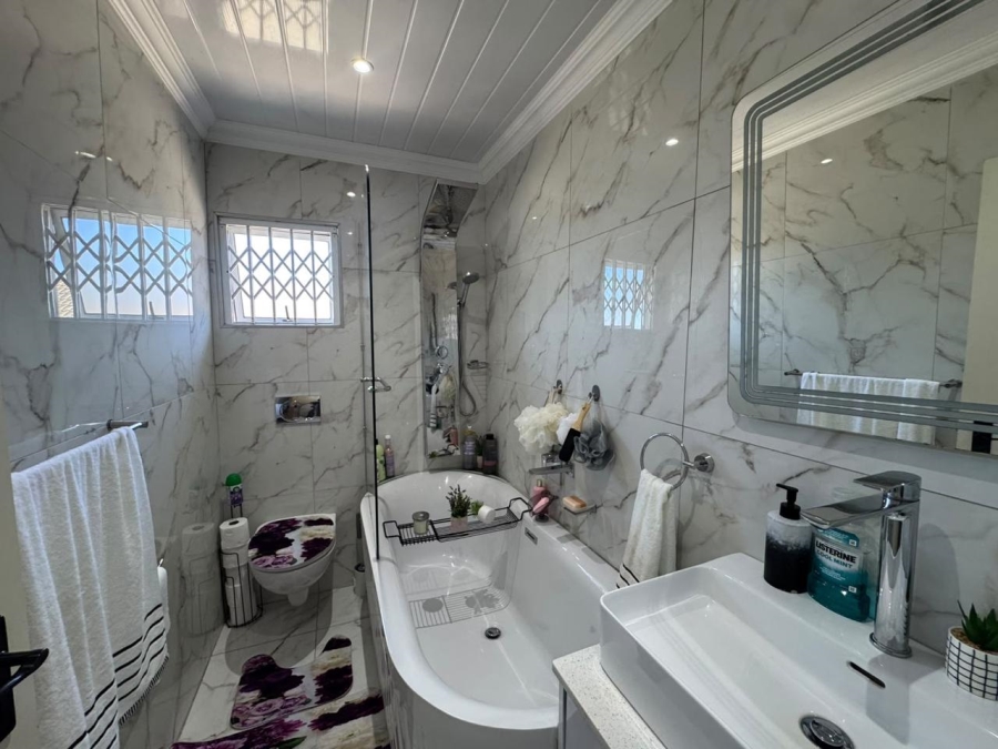 3 Bedroom Property for Sale in Amalinda Eastern Cape